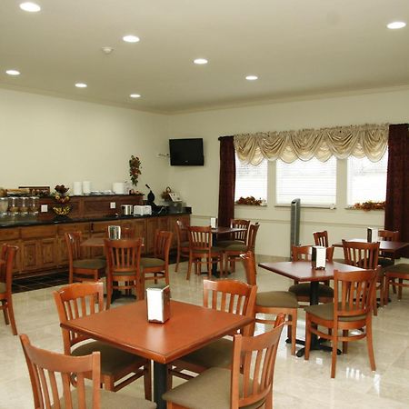 Budget Host Inn And Suites Cameron Room photo